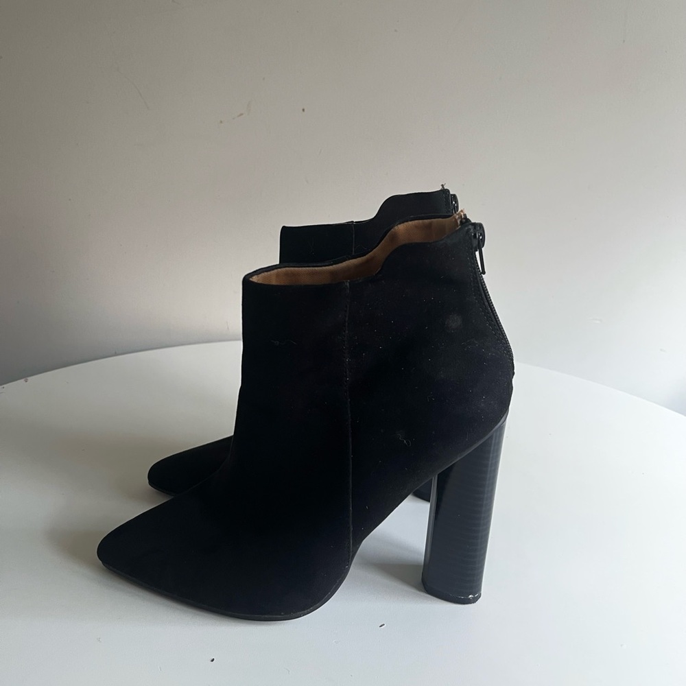 Black Faux Suede Pointed Toe Block Heel Ankle Booties Size 9